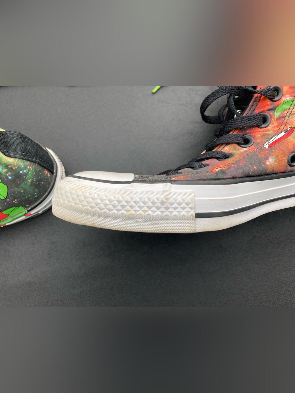 Converse Chuck Taylor All Star Looney Tunes "Marvin the Martian" High-Tops - Picture 4 of 14